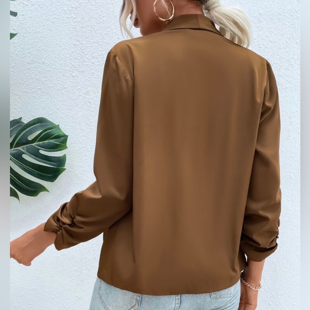 Women’s Blazer - Picture 2 of 5